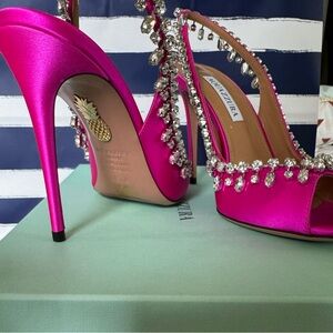 Brand new aquazzura temptation satin crystal pink sandal 105